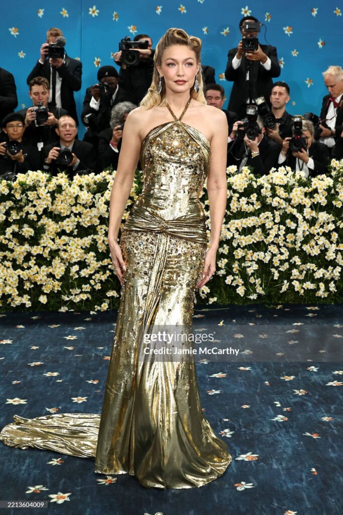 gigi-met-gala-alfombra-roja