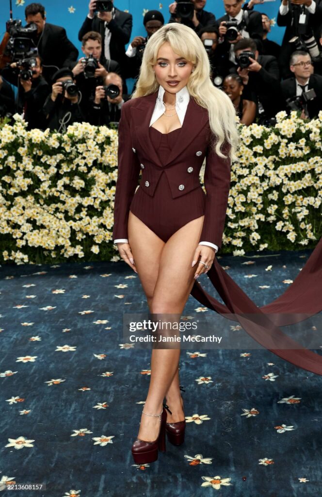 Sabrina-met-gala-alfombra-roja